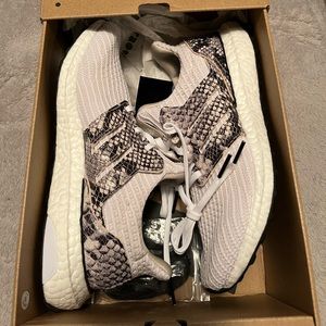 *ADIDAS ULTRABOOST WOMENS* snakeskin print. Extremely comfortable, never worn!